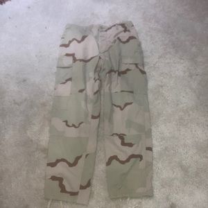 army surplus Desert camo cargos Medium
